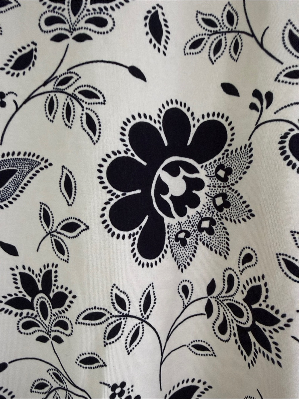 Ann Taylor Women’s Floral Boatneck Top in Cream and Black - Picture 2 of 3